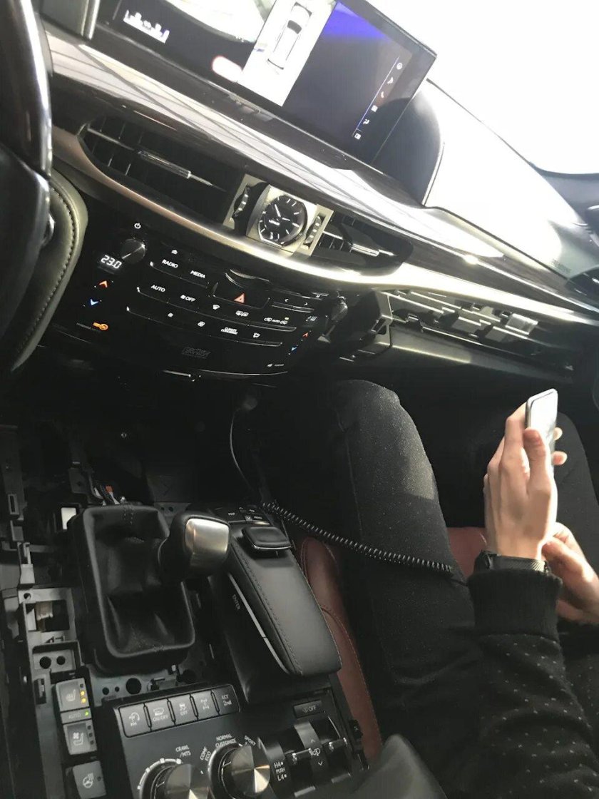 За рулем Lexus LX 570