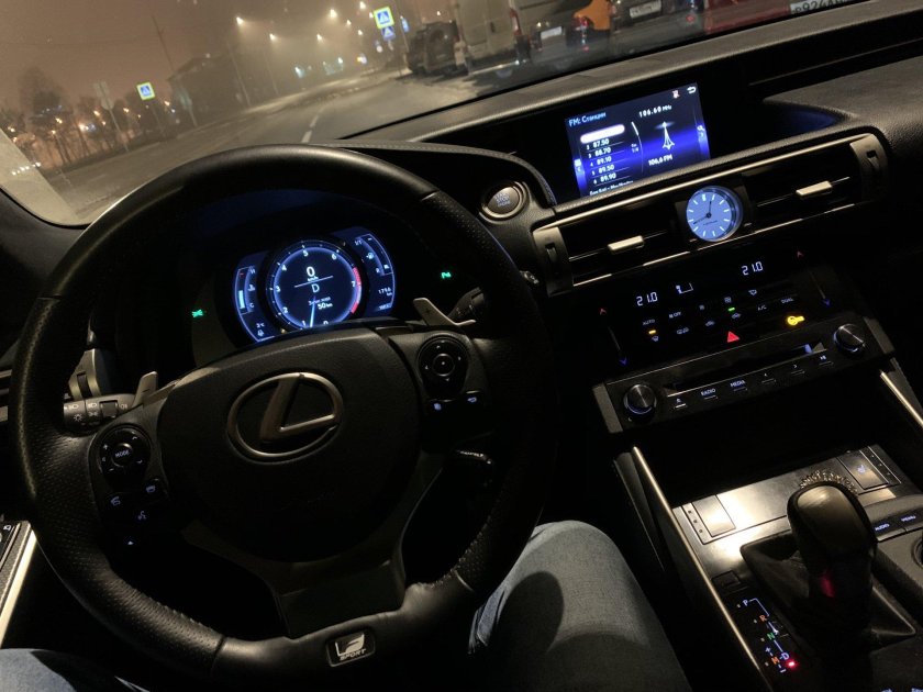 Lexus GS 350 салон ночью