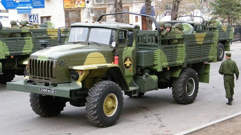 Урал грузовик 43206