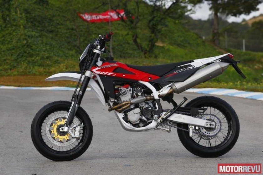 Husqvarna 690 Supermoto