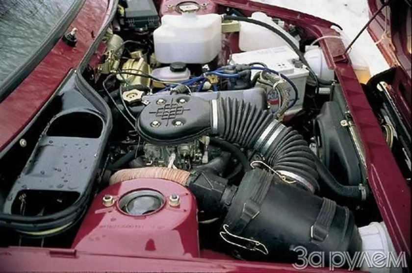 ИЖ 2126 подкапотное пространство