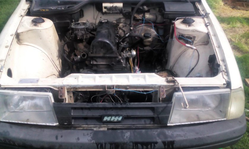 Моторный отсек ИЖ Ода 2126