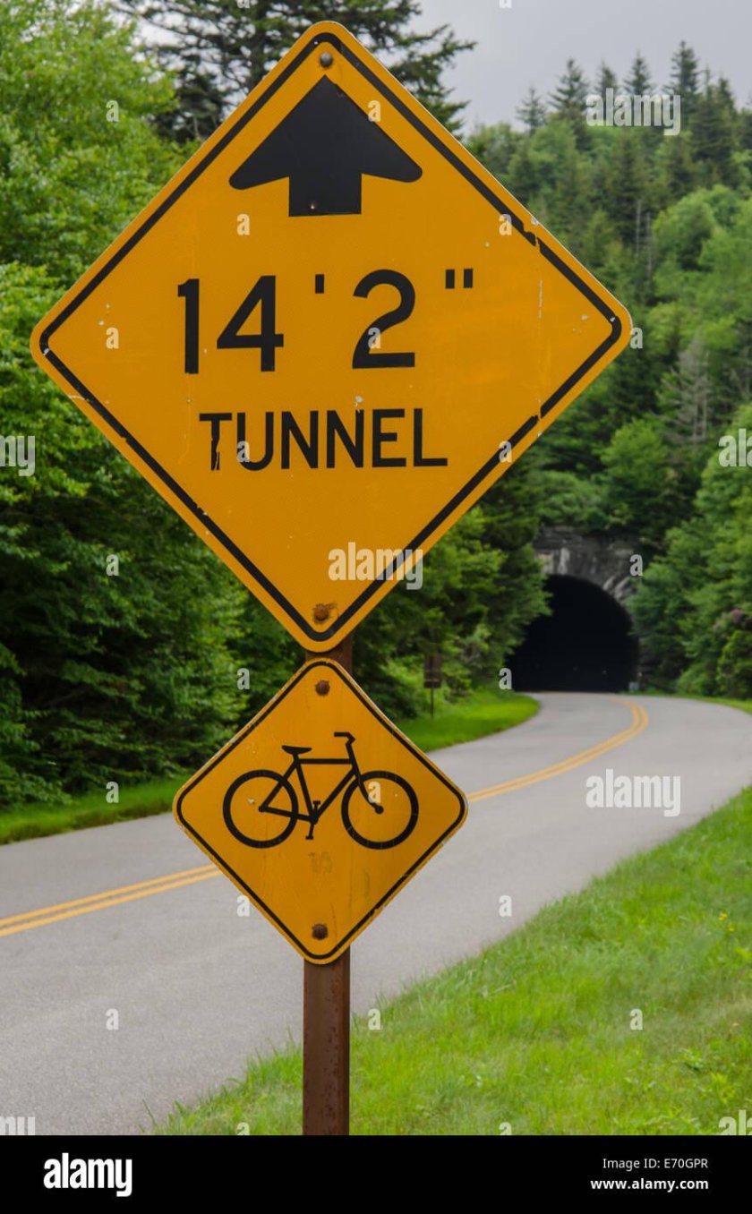 Знак туннеля в Красном треугольнике это