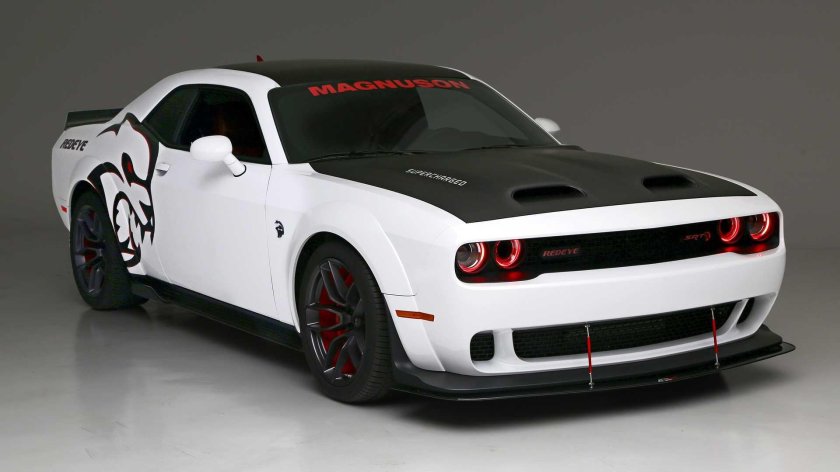 Hellcat машина dodge Challenger