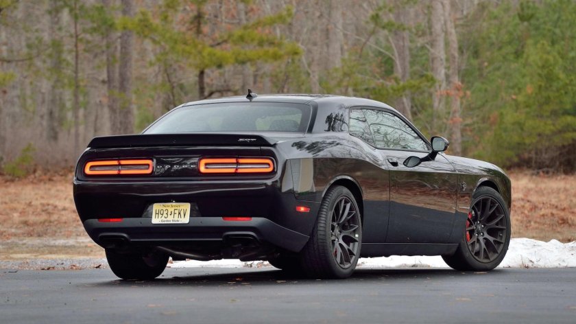 Додж Челленджер Хеллкэт