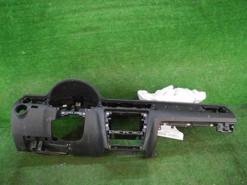 Шкода Рапид передняя панель