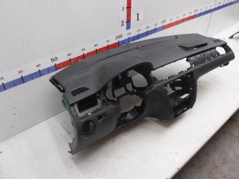 Детали панели Шкода Рапид