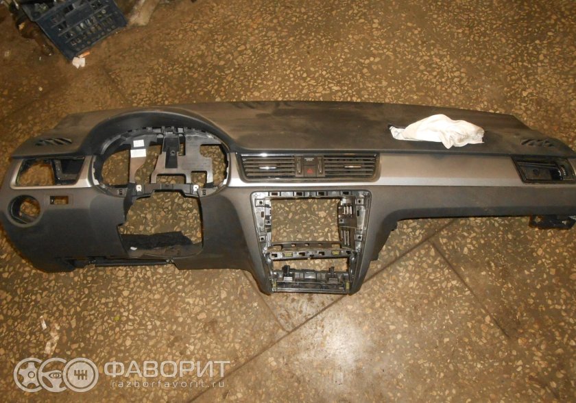 Накладка панели приборов Skoda Рапид 60u857053a1qb