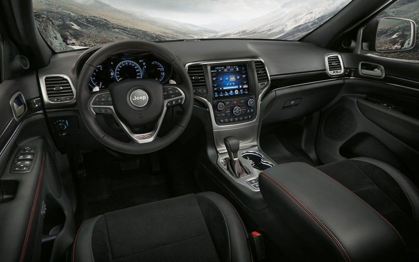 Jeep Grand Cherokee 2017 салон