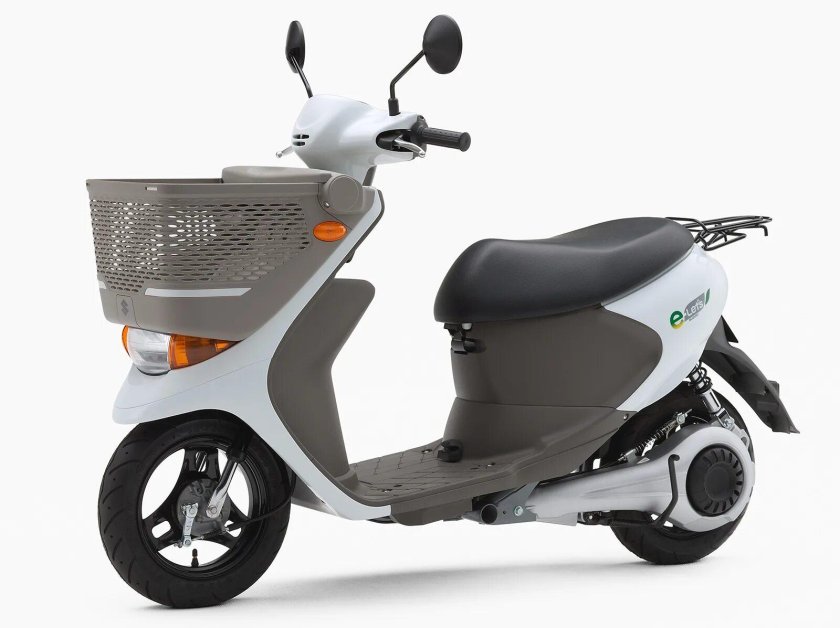 Suzuki маленький скутер