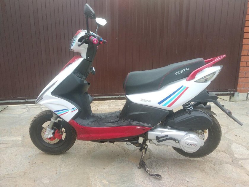 Скутер Венто Корса 150