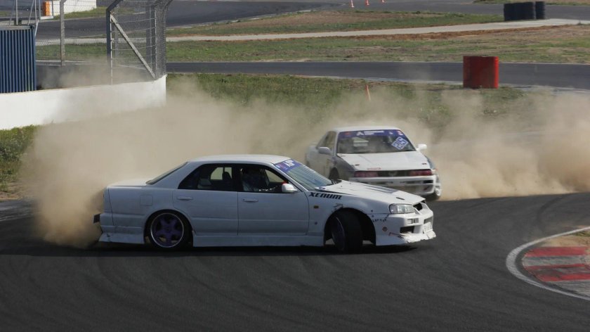Nissan skyline r32 drift