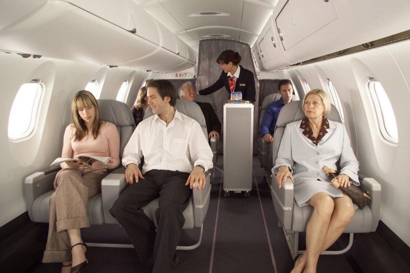 Bombardier CRJ 700 салон