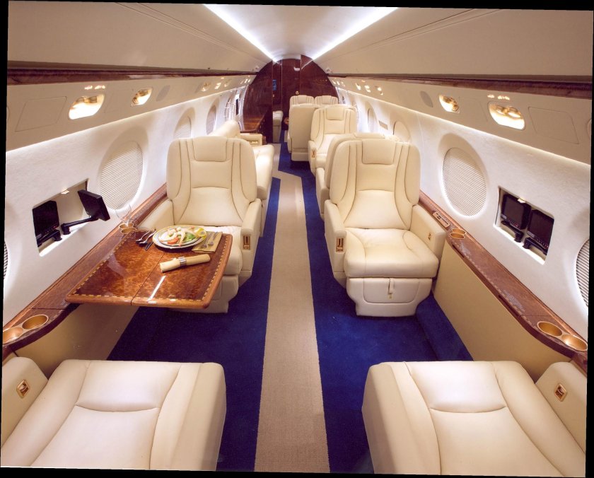 Вип самолет