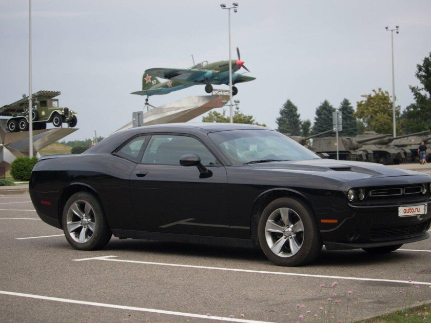 Dodge Challenger 2