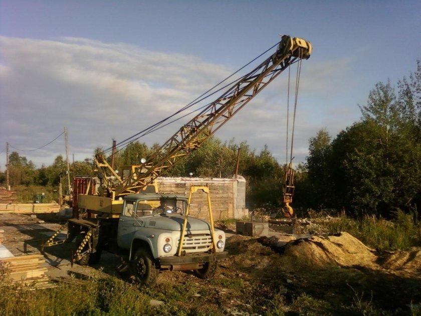 Кран ЗИЛ КС-2561