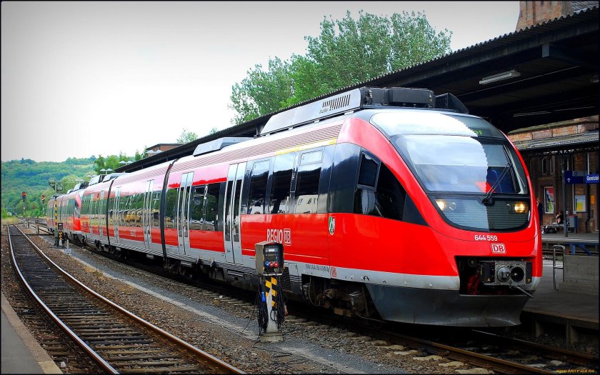 Локомотив электропоезда