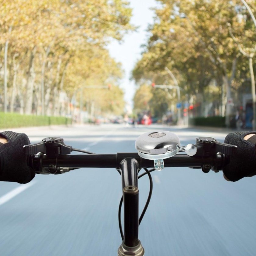 Кататься на руле велосипеда