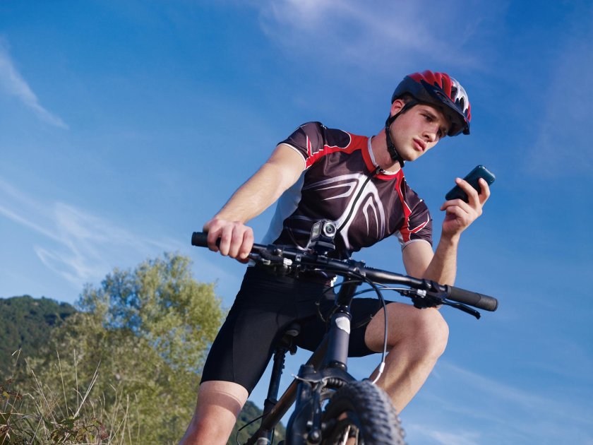 Человек на велосипеде