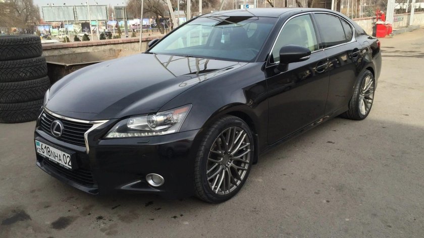 Lexus gs350 r19