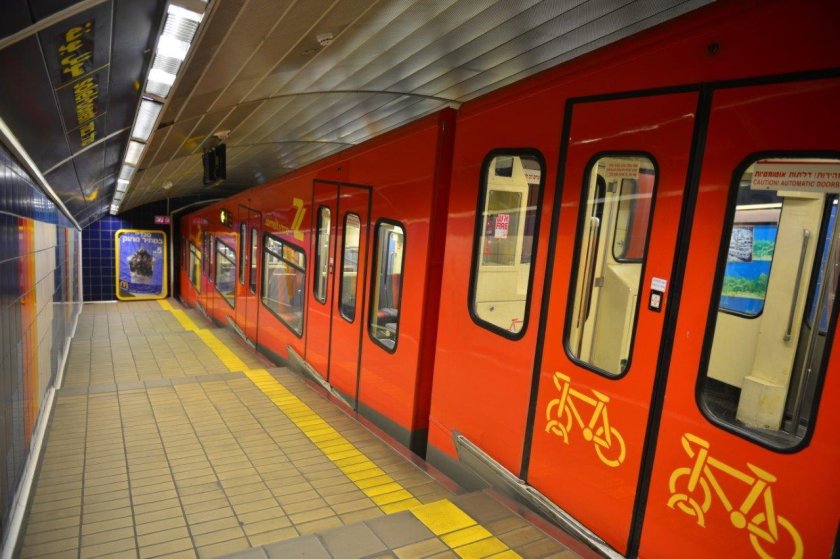 Израиль. хайфа. метро (\ кармелит\ )