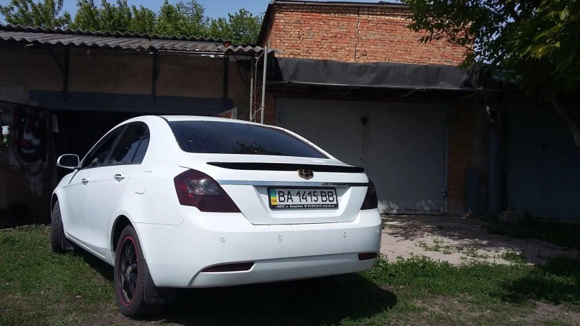 Geely Emgrand ec7 белая