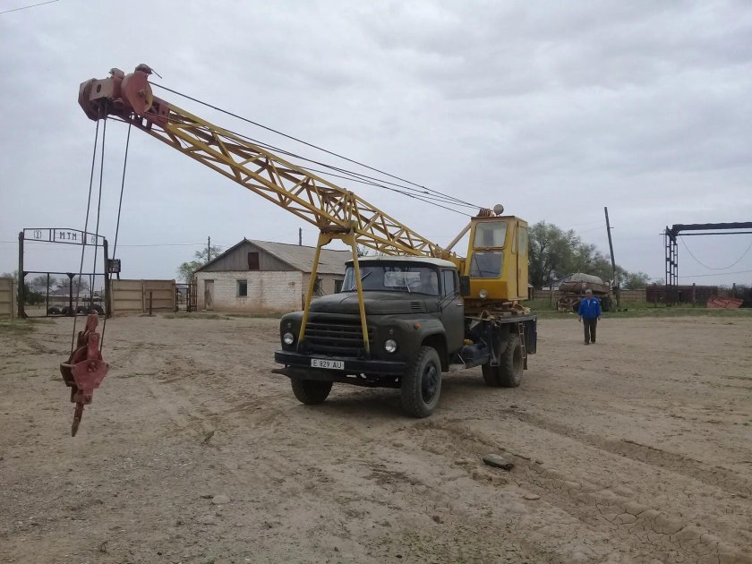 Автокран кран ЗИЛ 130 КС-2561