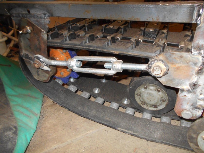 Рама мотобуксировщика гусеница Буран 380