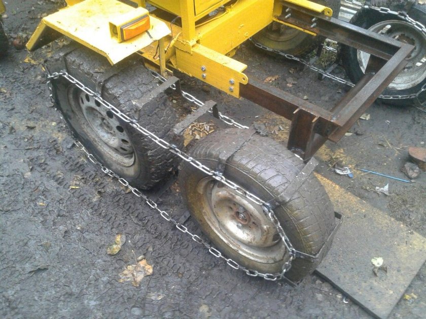 Гусеничный минитрактор с двигателем ВАЗ 2106