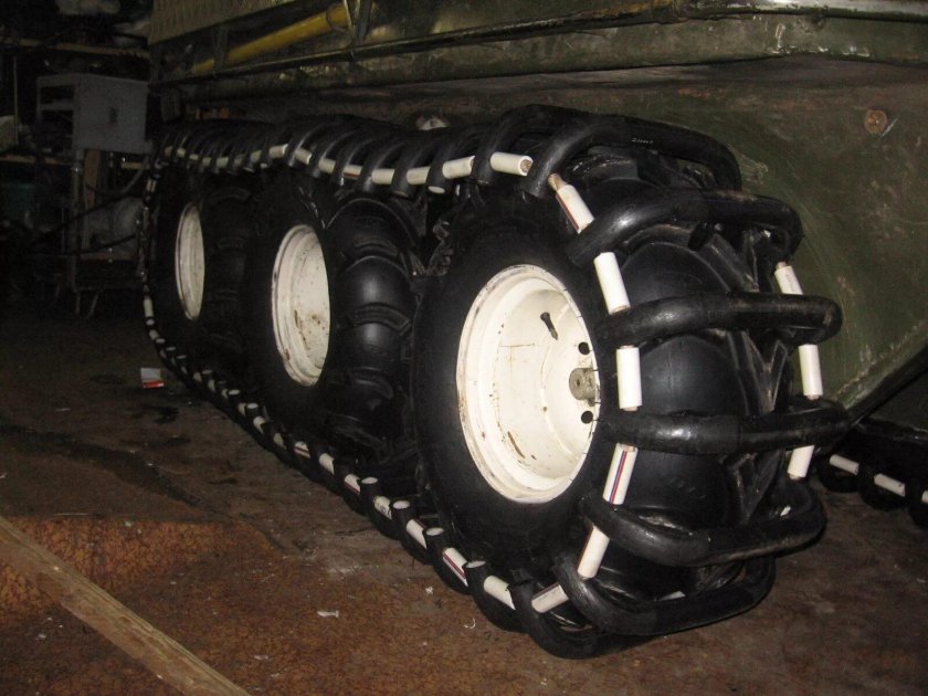 Гусеничный болотоход вулкан