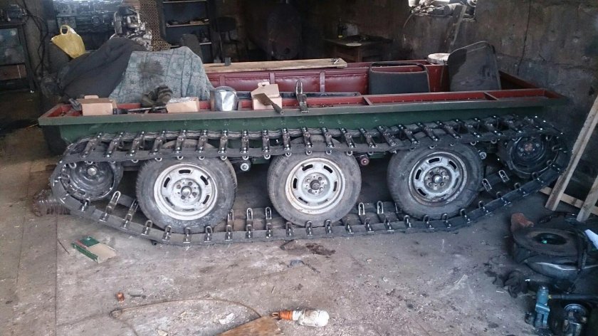 Гусеничный вездеход ВАЕР 1800