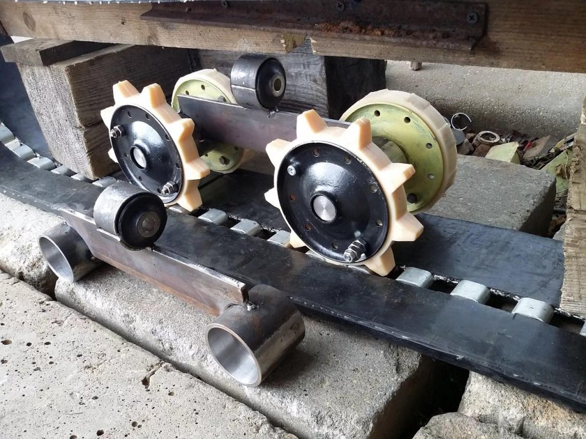 Гусеница из транспортерной ленты