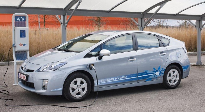 Toyota Prius электромобиль