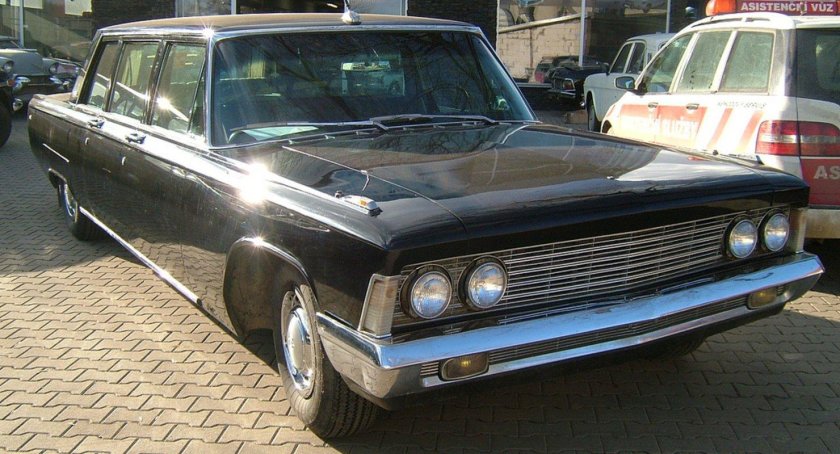 Машина ЗИЛ 114