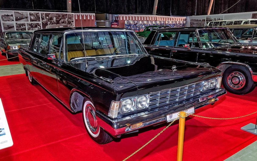 Машина ЗИЛ 114