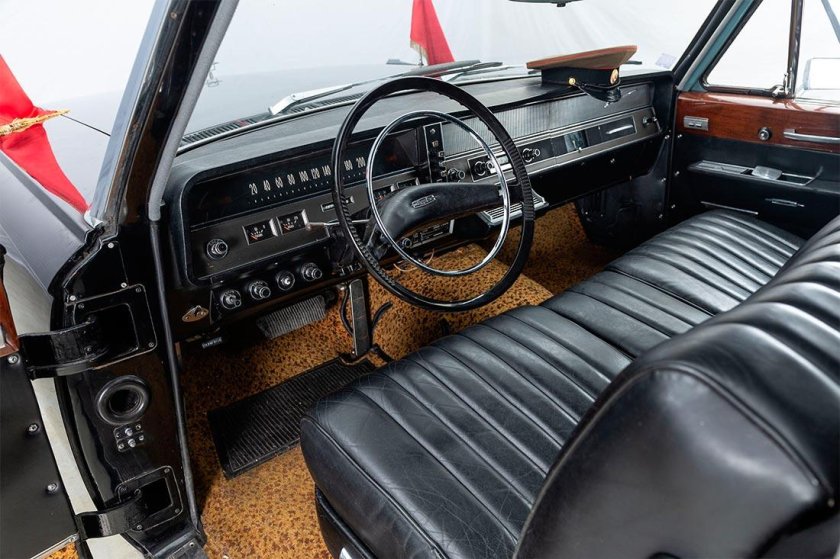 Советский лимузин ЗИЛ-114