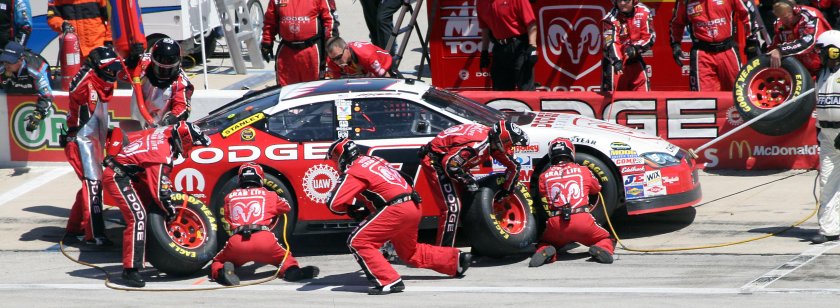 Пит стоп наскар