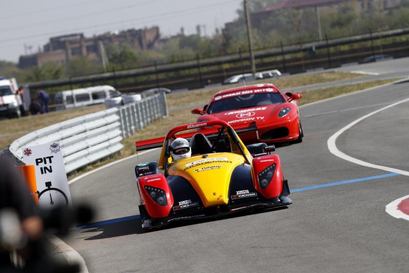 Макларен автогоночная команда