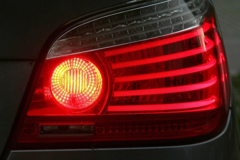 Задние фонари автомобиля