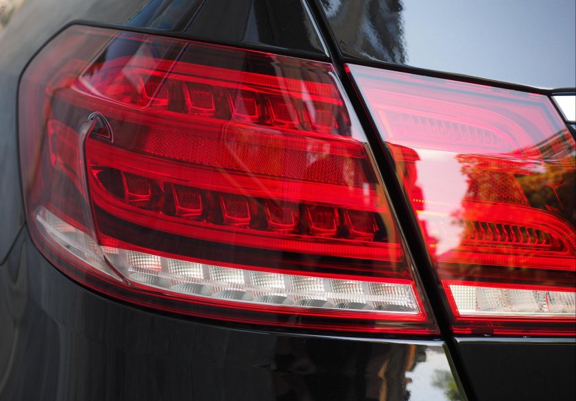 Задние фонари автомобиля