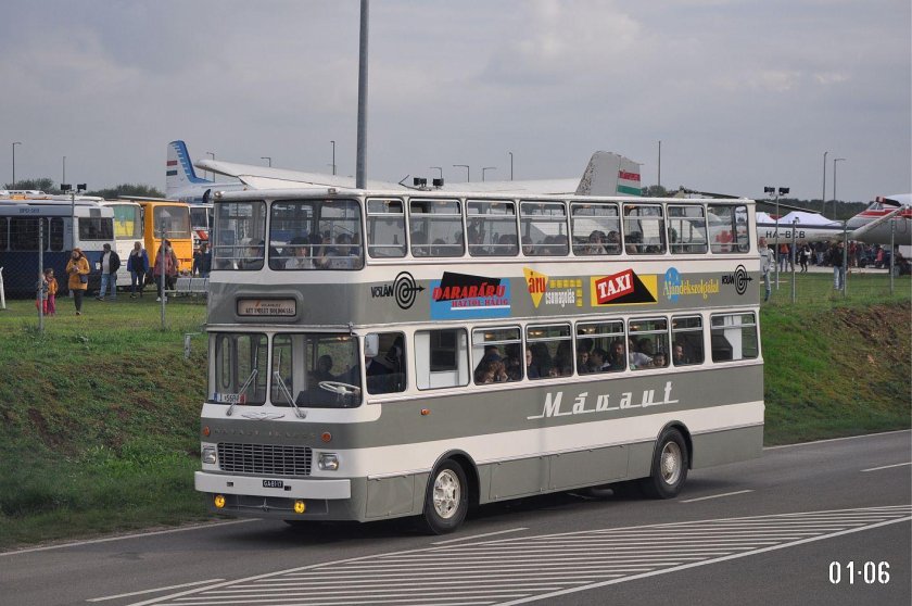Ikarus 556