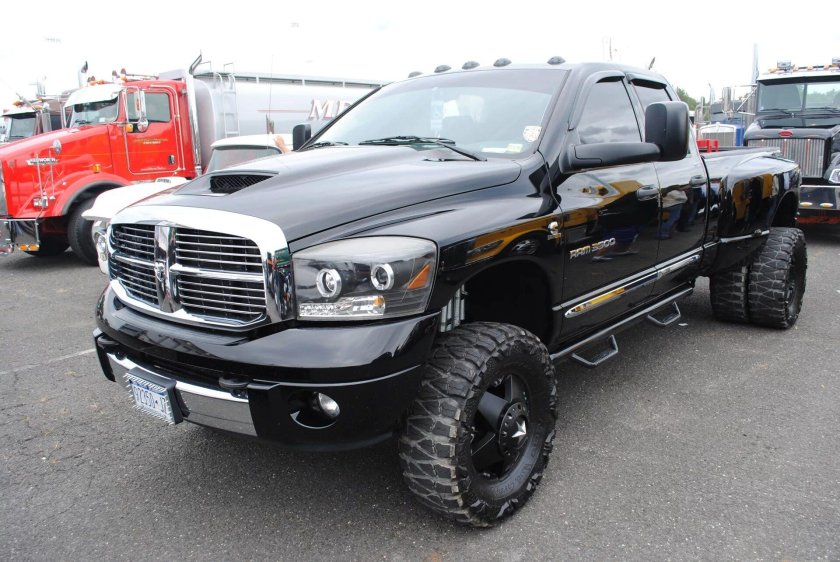 Dodge Ram Pickup 3500