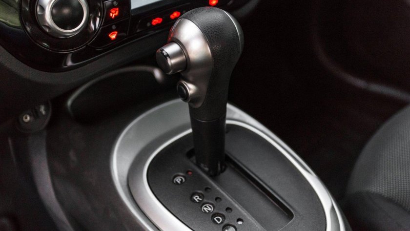 Ручник в машине автомат