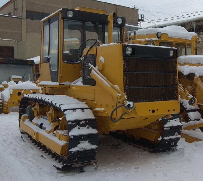 Бульдозер б10