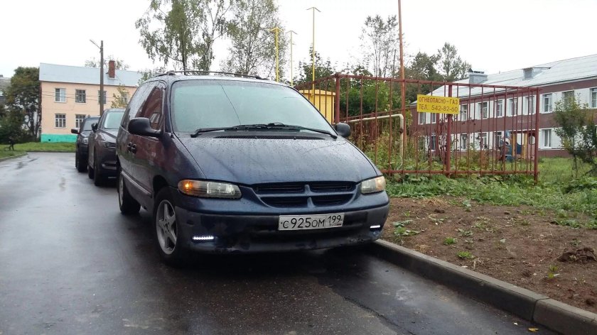 Dodge Caravan 3 поколение