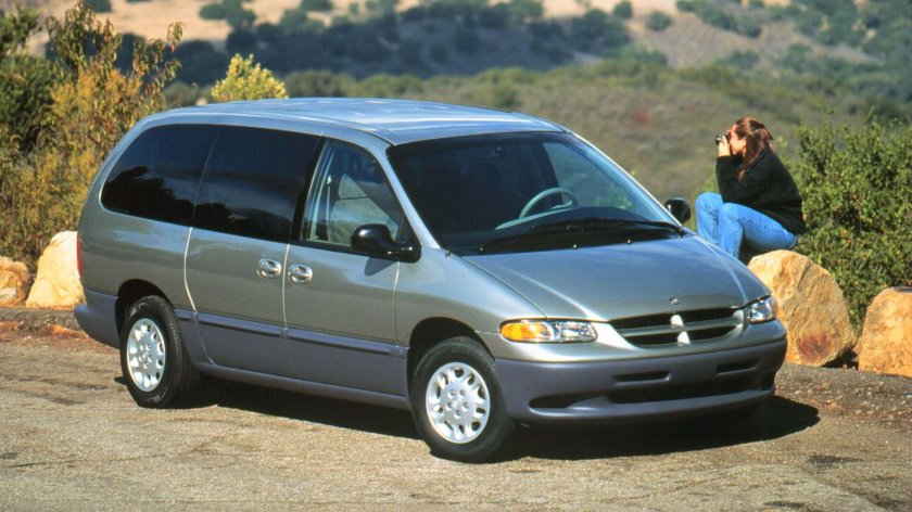 Додж Гранд Караван минивэн 3.3