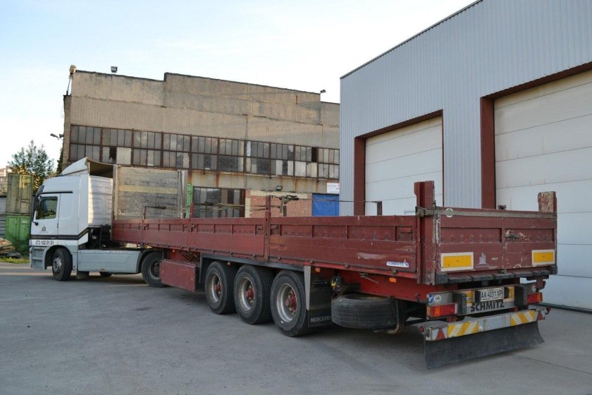 Бортовой длинномер Вольво 20 тонн