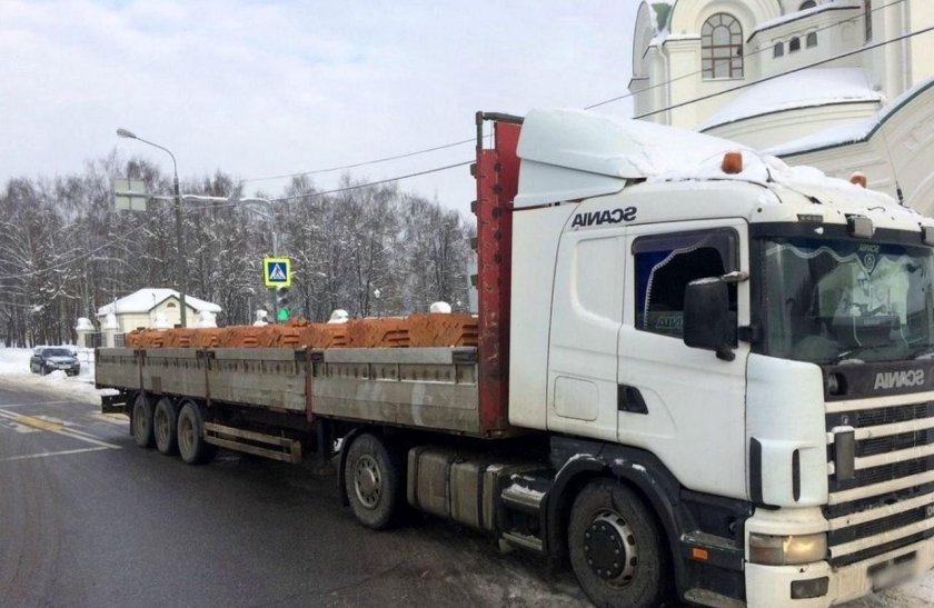 Шаланда бортовая 13.6