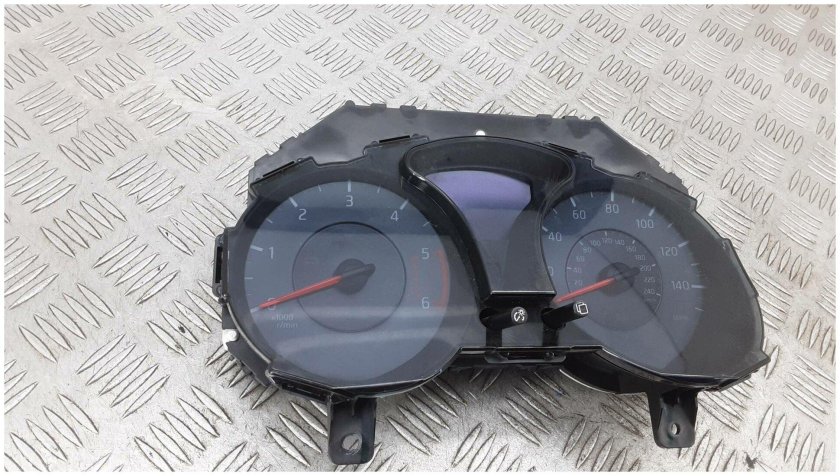 Панель приборов Ниссан Жук 2012