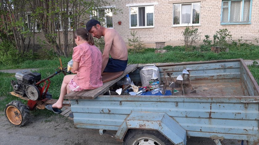 Дед на мотоблоке